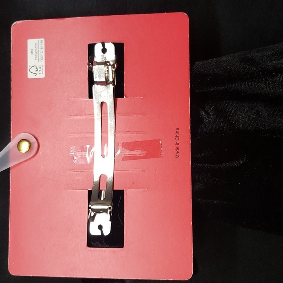 Piper K NWT Black Velveteen Barrette with Detachable Enameled Santa Pin - Picture 4 of 5